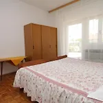 Apartments With Parking Space Pula - 7647 Pula