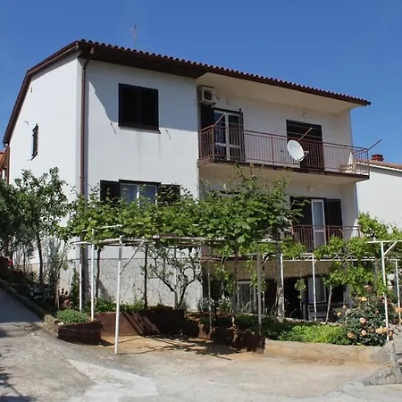 Apartments With Parking Space Pula - 7647 Apartman