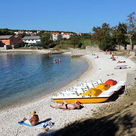 Apartments With Parking Space Pula - 7647