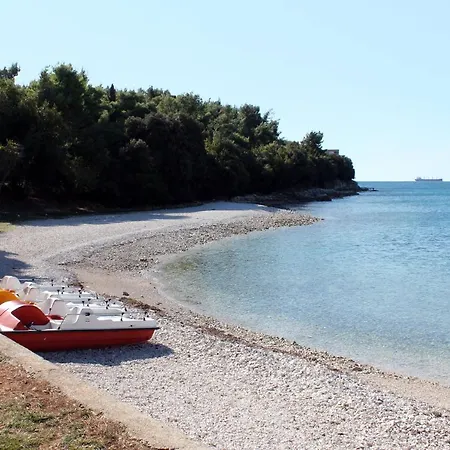 Apartment Apartments With Parking Space Pula - 7647