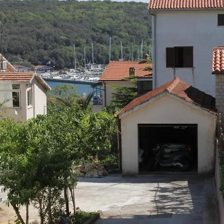Apartments With Parking Space Pula - 7647 Pula