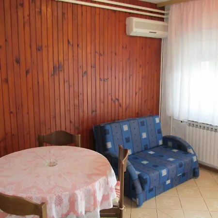 דירה With Parking Space - 7647 *