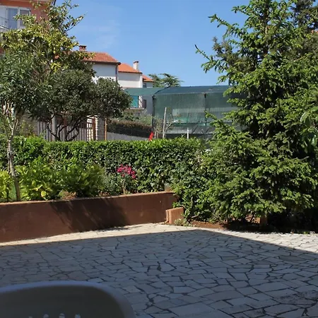 Apartments With Parking Space Pula - 7647