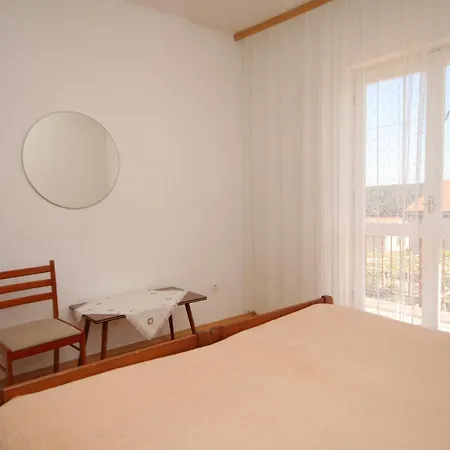 Apartments With Parking Space Pula - 7647 *