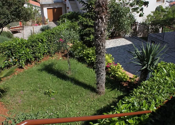 With Parking Space - 7647 Pula